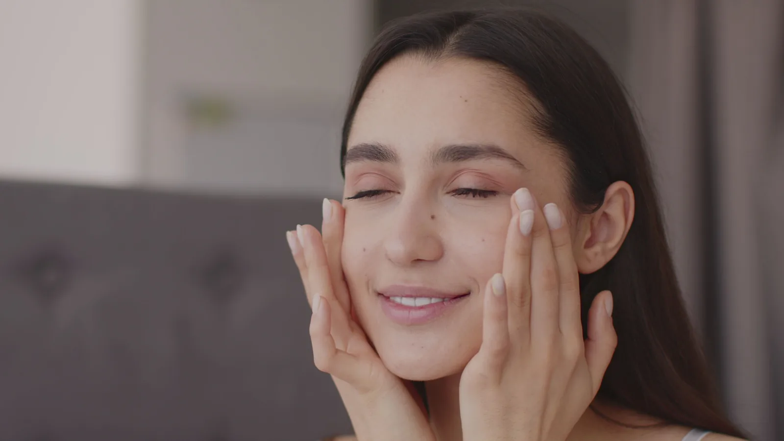 How To Choose A Simple Skincare Routine For Dry Seasonal Weather cover image